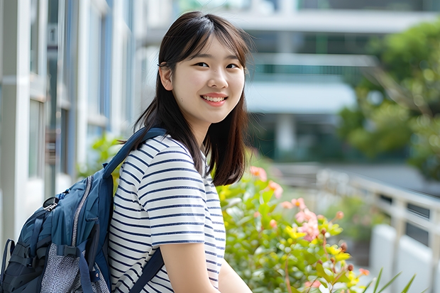 伦敦艺术大学服装设计专业怎么样？申请条件有哪些？ 本人学服装设计专业的，打算去英国留学